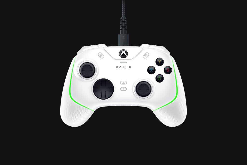 Razer Wolverine V2 Chroma – White